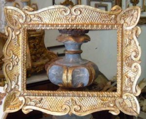 Neapolitan Guantiera Frame